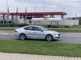 Новую Skoda Octavia заметили на дорожных испытаниях