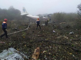 Аэропорт «Львов» закрыли на взлет и посадку из-за аварийной посадки чартера
