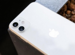 Владельцы новых iPhone видят на фотографиях НЛО и признаков