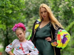 "Перевернула понятие о материнстве": Оля Полякова душевно поздравила младшую дочь