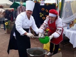 Борщ с клубникой и капустное дерево: в Одесской области проходит чемпионат по приготовлению национального блюда