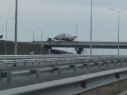 К Крымскому мосту внезапно стянули вертолеты: в сеть попали фото