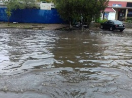Украинская Венеция: Херсон «поплыл» после дождя, повсюду хаос и паника (фото, видео)