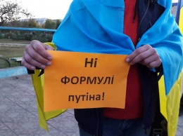 Главное за субботу, 5 октября: украинцы протестовали у Станицы Луганской, ЦИК расщедрилась на миллионы, а Венгрия забирает паспорта обратно