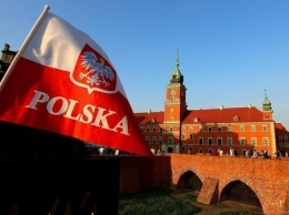 Поставили на колени и заставили съесть флаг: экс-регионал поделился неожиданной ''страшилкой'' о Польше