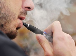 Табачники поддержали закон о налогообложении сигарет и напомнили об IQOS и Glo