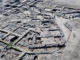 В Израиле обнаружили древний город, открывший тайны бронзового века (фото)