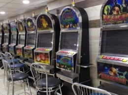 Под Днепром полиция закрыла подпольный зал игровых автоматов