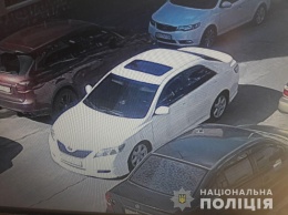 Ограбление на миллион. Налетчиков, которые скрылись на белом автомобиле, разыскивают в Харькове (фото, видео)