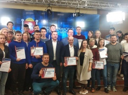 Глава Мининформа Крыма поздравил финалистов конкурса «Цифровой прорыв»