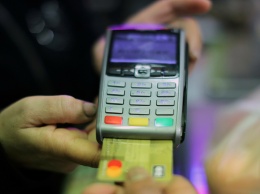 Платить банковскими картами будем по-новому: что изменится