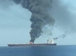 Взрыв танкера в Красном море: Иран заявляет о ракетной атаке