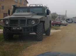 В Крыму силовики допрашивают людей в мечети