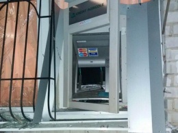 В Днепропетровской области грабители взорвали банкомат и угрожали охраннику расправой