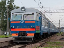 В электричке на Харьковщине два пассажира устроили побоище из-за пяти гривен
