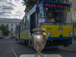 Киевлян приглашают на трамвайное чаепитие с самоваром