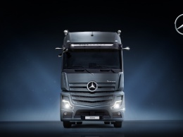 Обновленные грузовики Mercedes-Benz Actros получили камеры вместо боковых зеркал (ФОТО)