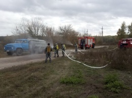 В Харьковской области опасное вещество разлилось по дороге: есть погибшие и пострадавшие (фото)