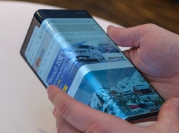 В сети появилось видео распаковки Huawei Mate X: смартфон готов к продажам