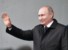 Путинизм представляет собой глобальный политический лайфхак, хорошо работающий метод властвования, заявил Сурков