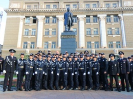 В Кривом Роге 130 первокурсников юридического института МВД приняли присягу полицейских