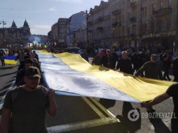 Появились эксклюзивные фото и видео с Марша защитников в Киеве