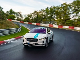 Jaguar превратил I-Pace в первое в мире гоночное такси на электротяге