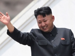 В Сети высмеяли фотосессию северокорейского диктатора в горах из-за нелепости его вида