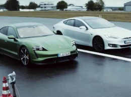 Porshe Taycan сразился с Tesla Model S на треке: видео долгожданной схватки