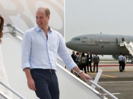 Самолет с принцем Уильямом и Кейт Миддлтон не смог приземлиться в Исламабаде