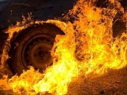 В гаражном кооперативе Мелитополя горел автомобиль