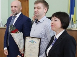 Владислав Мангер наградил врачей, сохранивших руку 15-летнему юноше