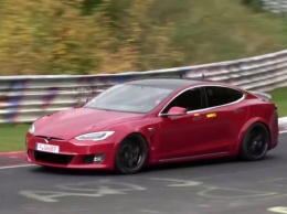 Видео: Tesla продолжила подготовку к рекорду на Нюрбургринге