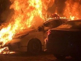 Неизвестные подожгли машину полиции в Киеве