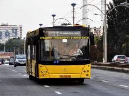 В Киеве из-за продуктовых ярмарок автобусы и троллейбусы изменят маршруты