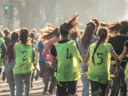 В Днепре сотни спортсменов пробежали "Милю мира"