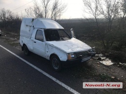 На Снигиревской трассе перевернулся автомобиль с хлебом - пострадал водитель