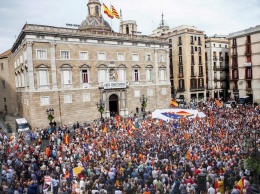 В Барселоне после шести дней акций сепаратистов состоялся митинг за единую Испанию