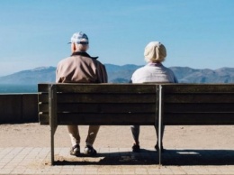 Медики назвали три причины заниматься любовью после 70 лет