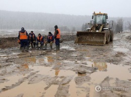 Ужасные условия жизни рабочих золотого прииска в Красноярском крае попали на видео