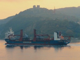 В Одессу прибыло грузовое судно США с двумя катерами типа Island