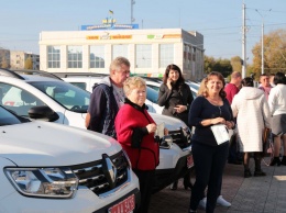 Луганщина получила новые автомобили для амбулаторий (фото)