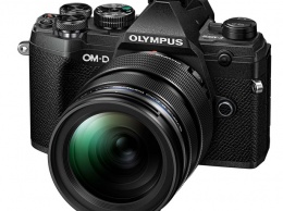 Беззеркальная камера Olympus OM-D E-M5 Mark III получила немало решений от модели классом выше