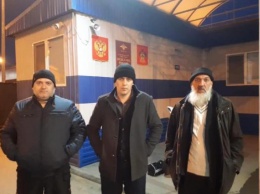 Оккупанты Крыма несколько часов удерживали крымских татар без объяснения причин