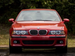 Почти без пробега BMW M5 E39 продается за 150 000 долларов