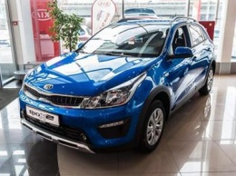 «Плати за 123 лошади, а хавай 97»: KIA Rio X-Line «разоблачили» на стенде