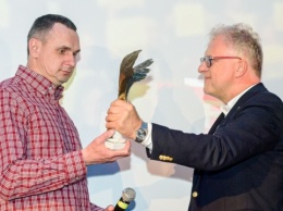 Сенцов получил награду Польской киноакадемии - за отвагу и несгибаемость