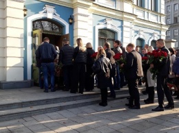 В Киеве прощаются с погибшим в авиакатастрофе экс-министром Тарасом Кутовым