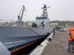 К военному причалу в Одессе пришвартовались патрульные катера Island