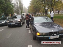 В Николаеве возле автовокзала столкнулись 4 автомобиля: движение было заблокированным